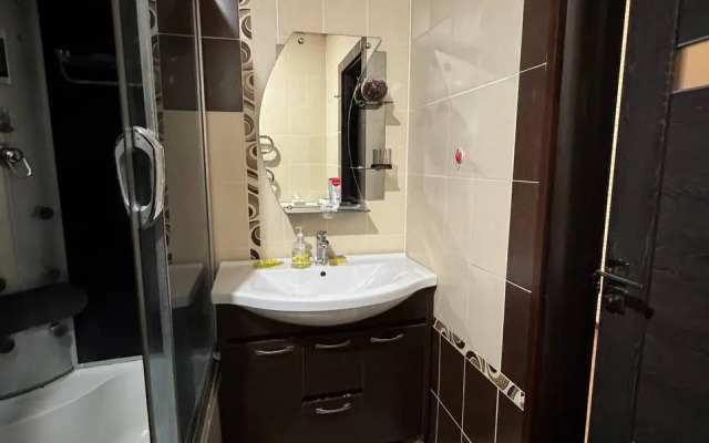 Uyutnye 1-Komnatnye PryamoNnaprotiv TRC Rivera  Apartaments