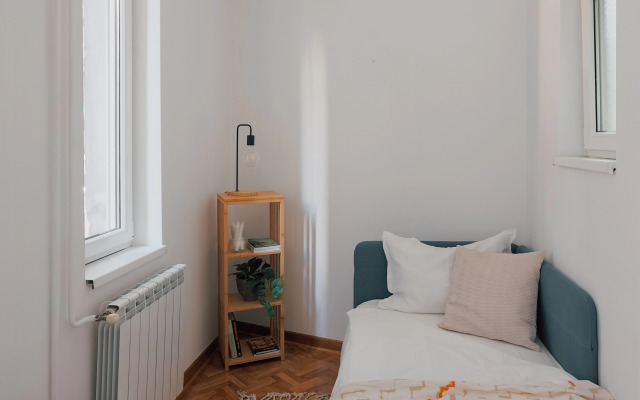 Radio Belgrade Flat