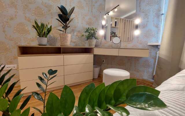 Семейные апартаменты в центре рядом с метро и набережной озера Кабан