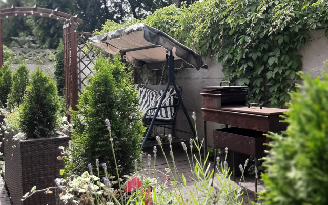 Listya Travyi Guest House