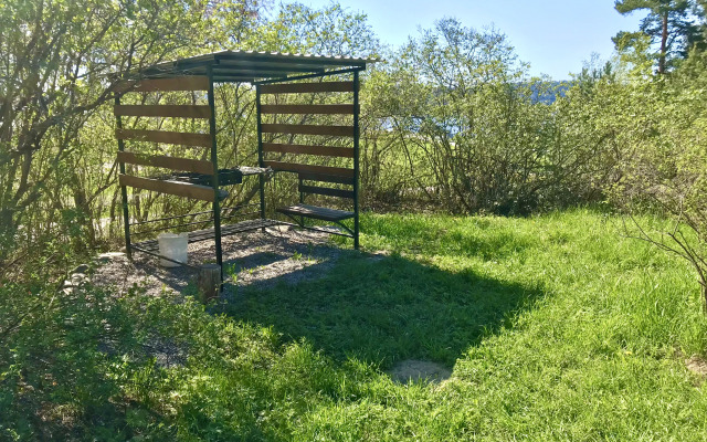 Dom na skale s vidom na ozero Private house