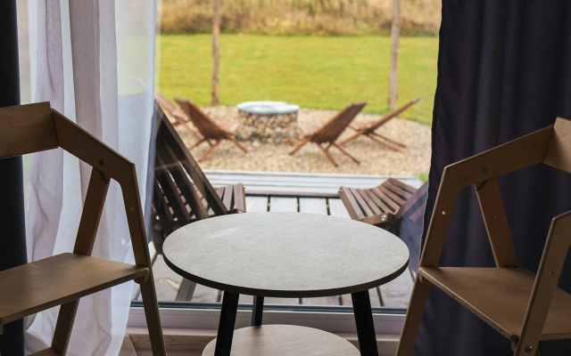 Частный дом  Belov House  с панорамным остеклением у леса