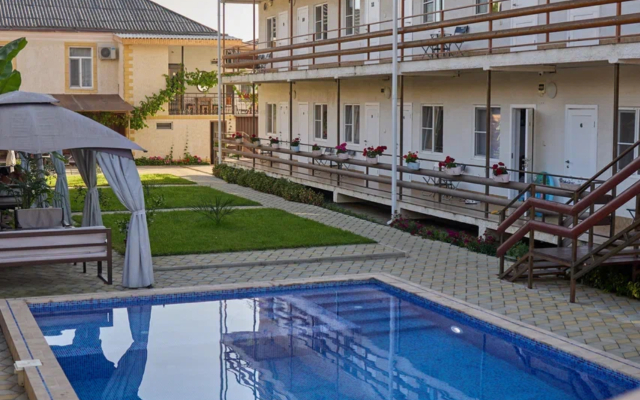 Tali on Dermanovskogo 42 Guest House