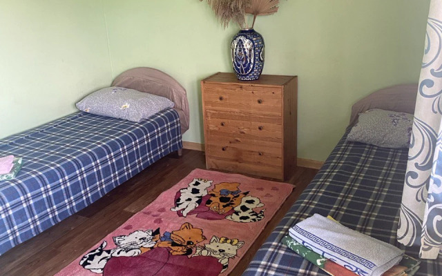 Yukka Vardane Guest House