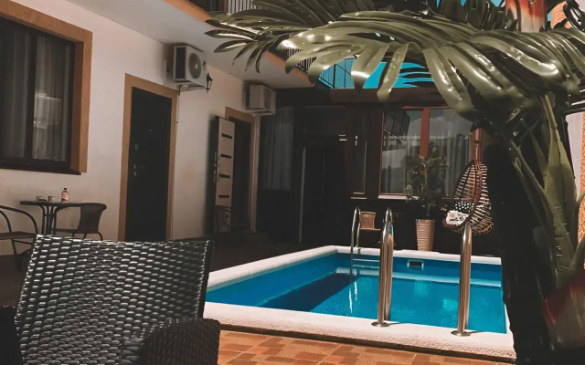 Yuliana Guest House