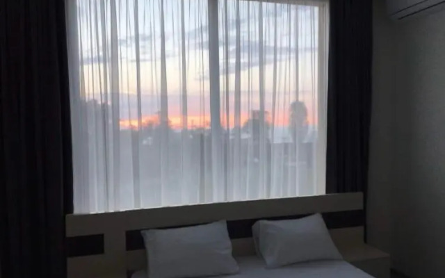 Wonderland Hotel