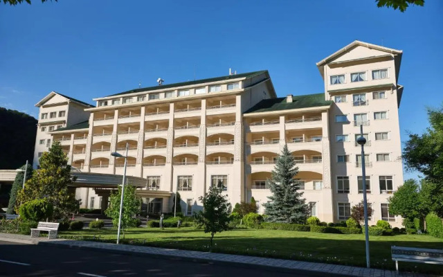 Qafqaz Riverside Hotel