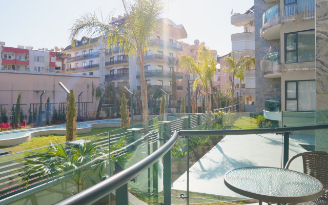 Qoople Legend B4 v 100 M ot Morya Apartments