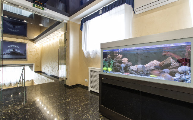 Отель Корона