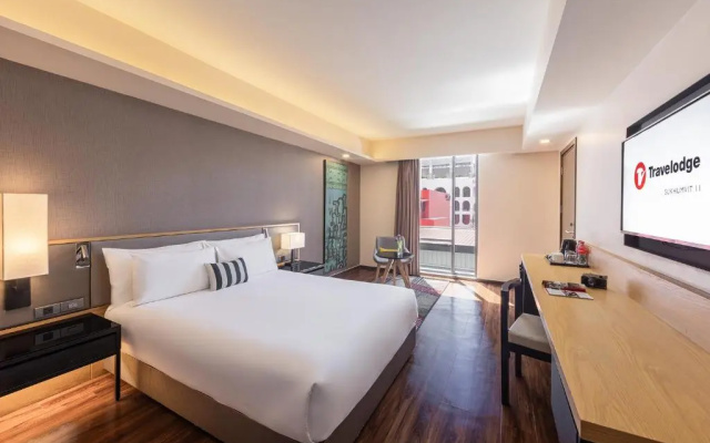 Travelodge Sukhumvit 11 - Image 4