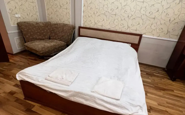 Shikarnaya Trekhkomnatnaya na Michurina Flat
