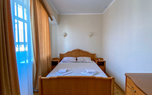 Roza Vetrov Guest House