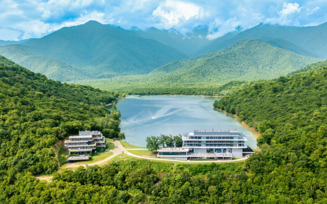 Курортный отель Kvareli Lake Resort