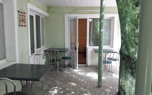 Izumrudny Guest house
