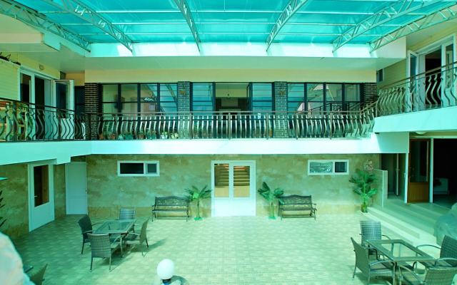 Tri Bogatyirya Guest House