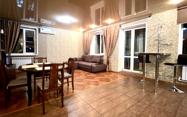 Квартира 3-комнатная Видовая Yarapartments на Набережной