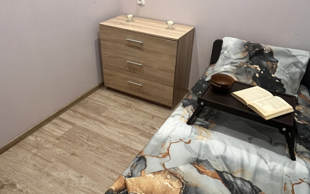 Na Bulvare Komarova 1Es1 Flat