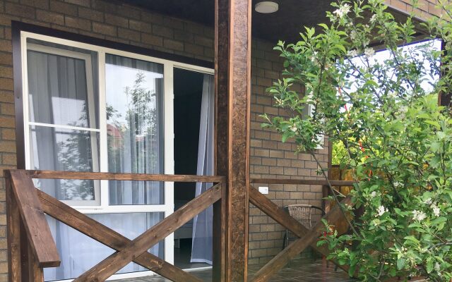 Na Listopadnoy Guest House