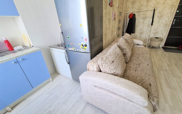 1komn 3khmestny Standart Neftyaniki Apartments!