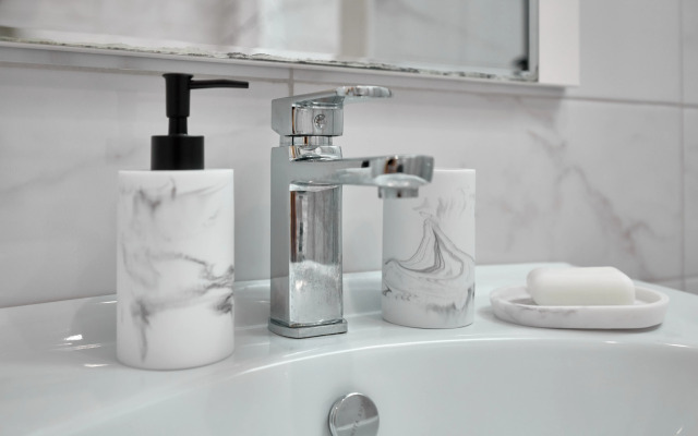 In the center of the Riviera Park Apartments