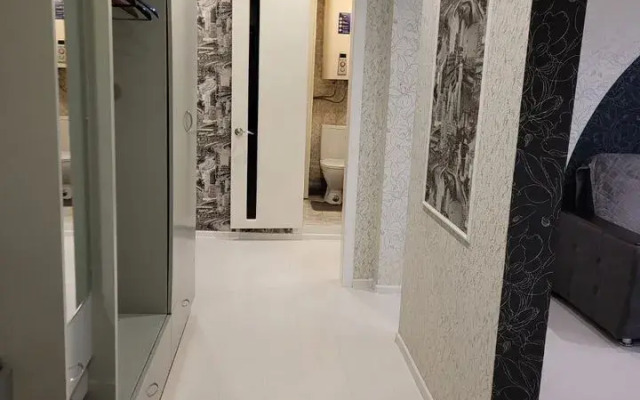 Na Ulitse Tyulenina 1 Apartments