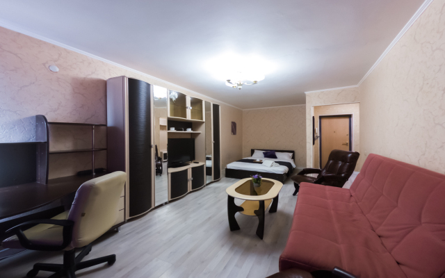 S Balkonom Na Chelyuskintsev 21 Apartments