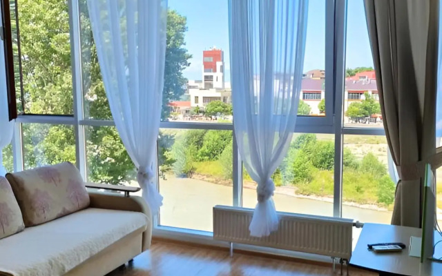 Rosa Marie + Apartment