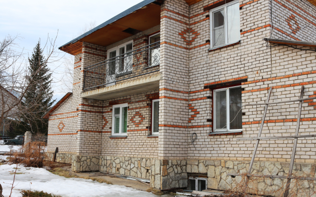 Na Rozhdestvenskoy Private House