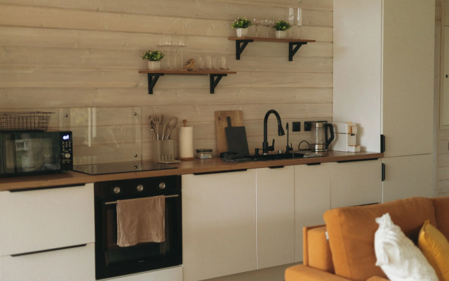 Частный дом с баней и чаном у воды и леса