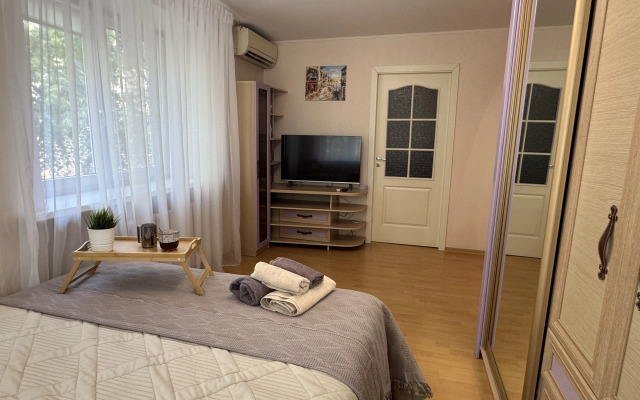 Na Naberezhnoy Flat