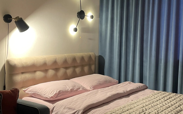 Квартира с качелями у моря