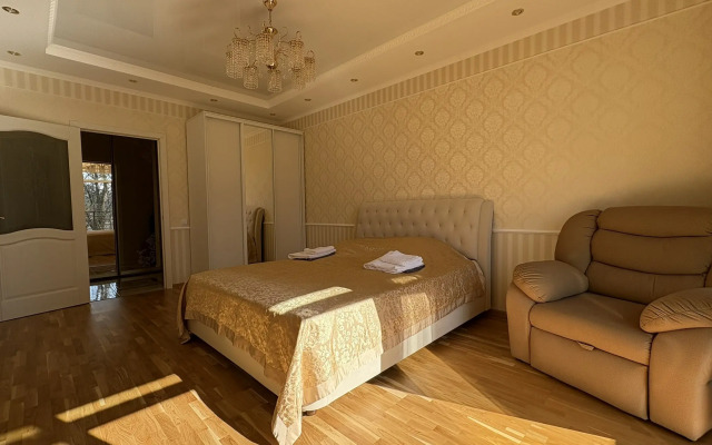 Квартира на Лермонтовском Переулке 7