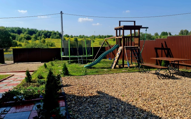 S Krasnym Zalom Private house