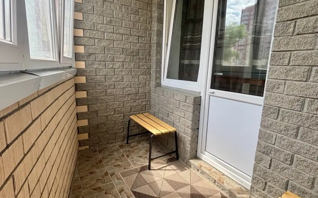 Uyutnaya I Bolshaya Kvartira-Studiya Flat