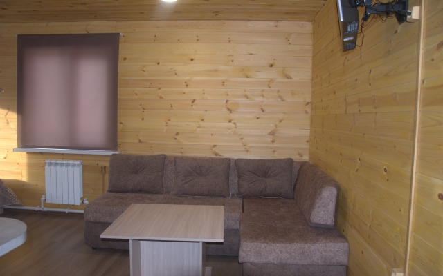 SEMEJNYiJ Guest House