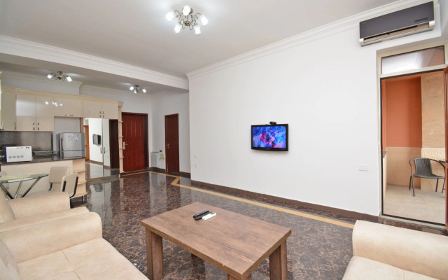 2-K v Novostroyke, Ulitsa Pavstosa Byuzanda, Bu955 Flat