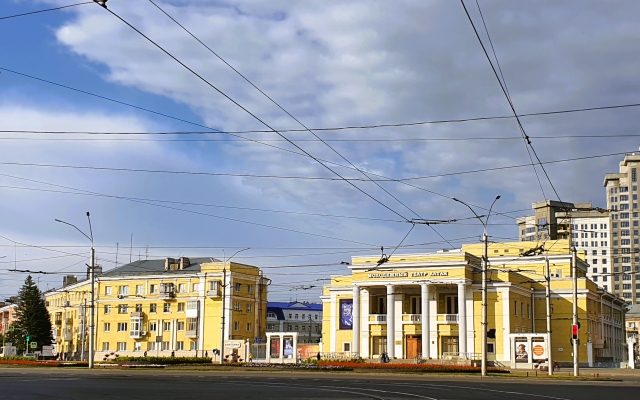 Prospekt Kalinina u ploschadi Oktyabrya flat