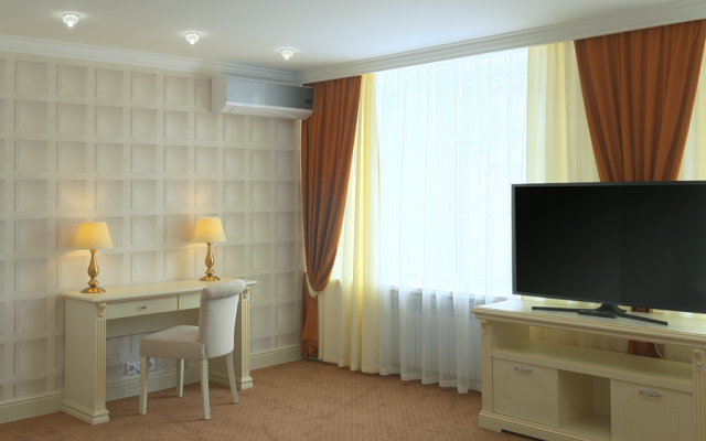 Salyut Hotel