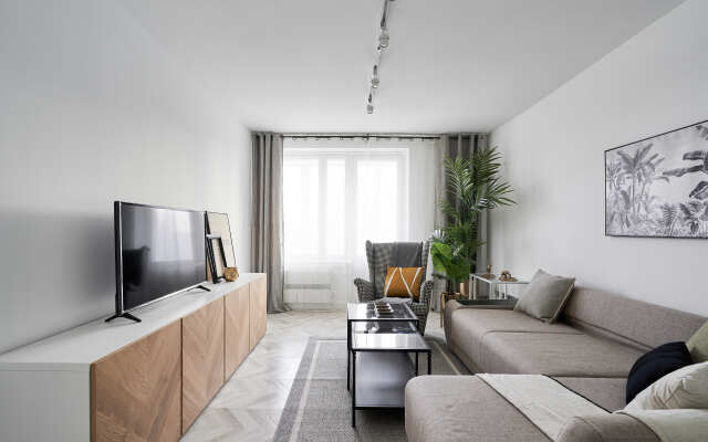 Dlya 4kh S Parkovkoy Vo Dvore Apartments