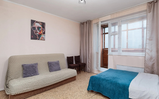 Апартаменты Просторная квартира на 4-х метро Марьино