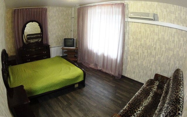 Chelyuskintsev 5 Apartments