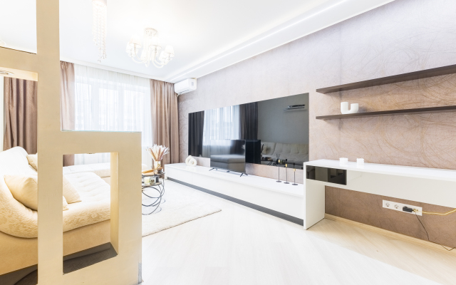 Апартаменты трехкомнатные на Меридианной