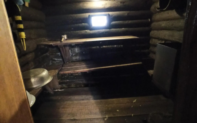 Частный дом на берегу Зюраткуля