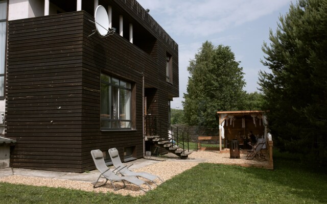 Kottedzh Sorochany Khills Private house