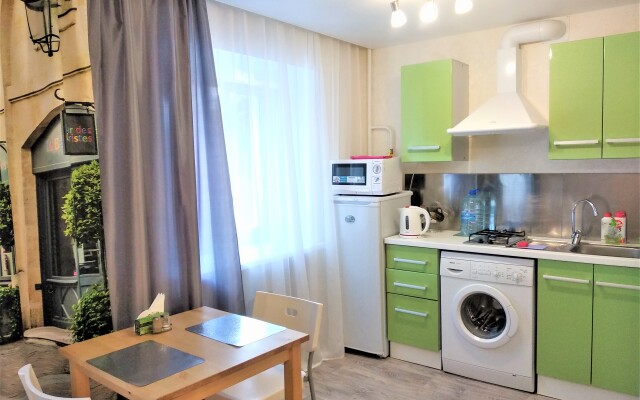 Апартаменты возле площади 1905 года