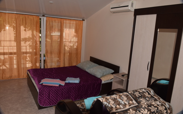 Maksim Guest House