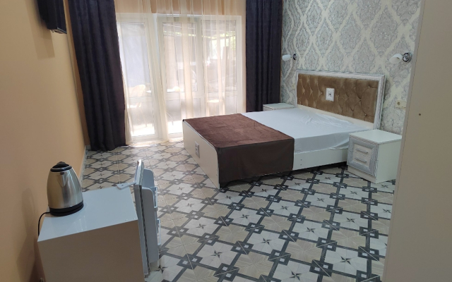 Robert I Oksana Guest house