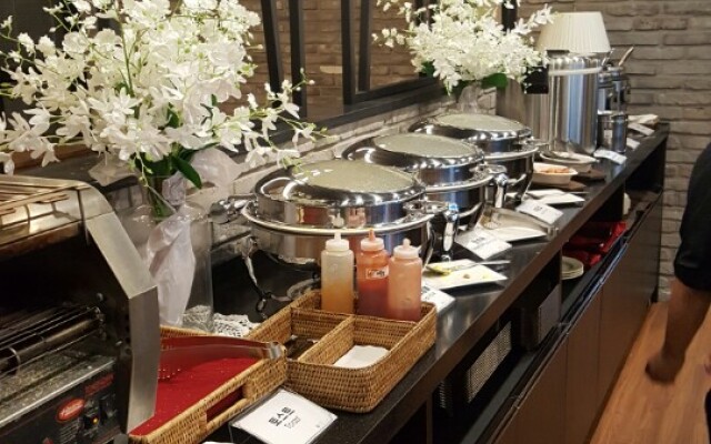 Vella Suite Hotel Suwon