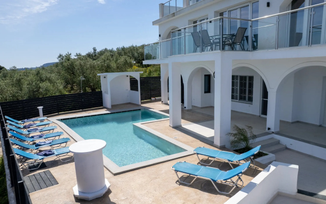 Апарт-отель Gigi Star Luxury ApartVilla with Pool, Sea View