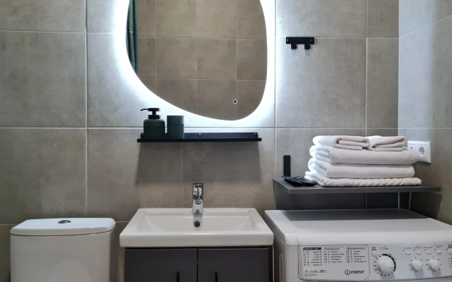 Green Studio Apartment
